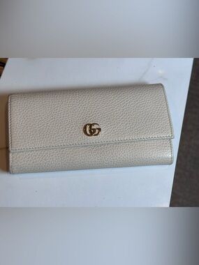 GUCCI GG Marmont Double G Continental
Wallet Long Wallet Beige Leath
